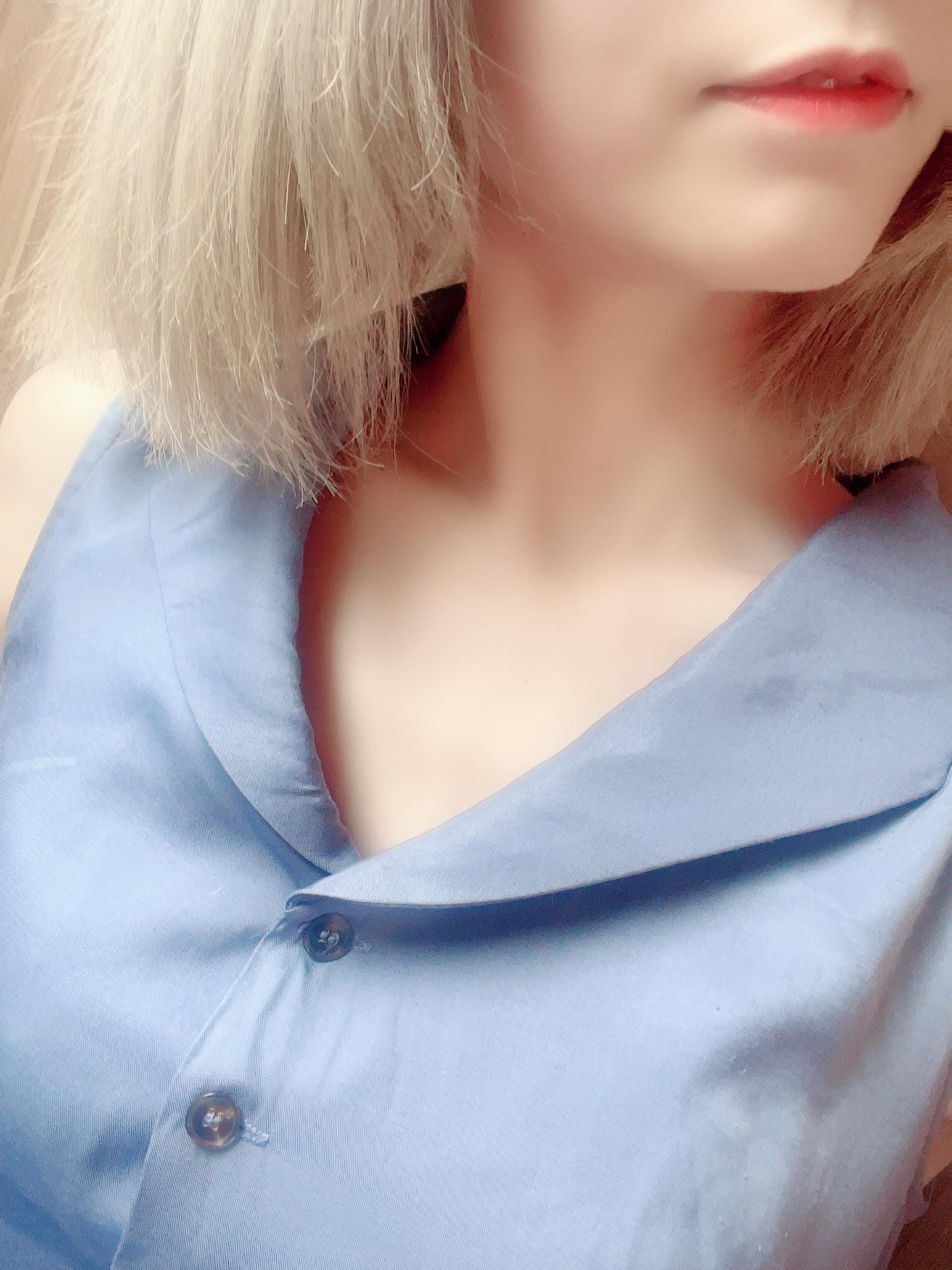 椿あやめ